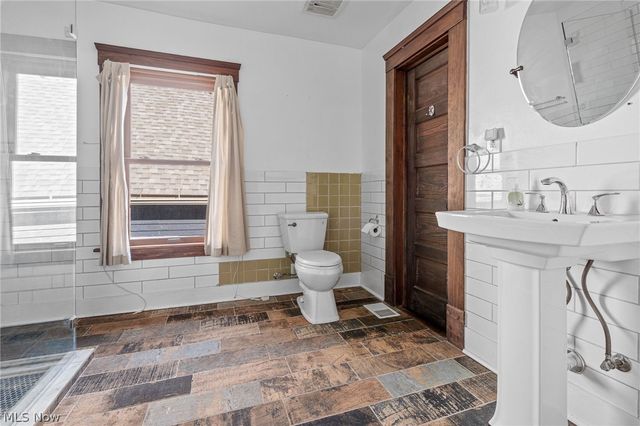 4209 Woodbine Avenue, Cleveland, OH 44113