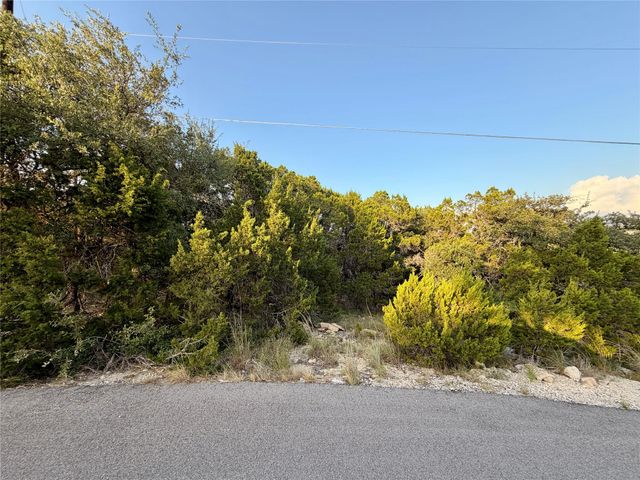 7805 Dakota CIR, Lago Vista, TX 78645