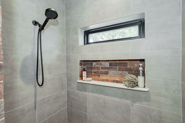 853 County Road 2215, Decatur, TX 76234