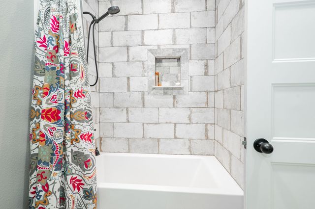 853 County Road 2215, Decatur, TX 76234