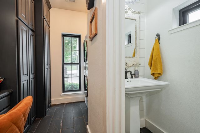 853 County Road 2215, Decatur, TX 76234