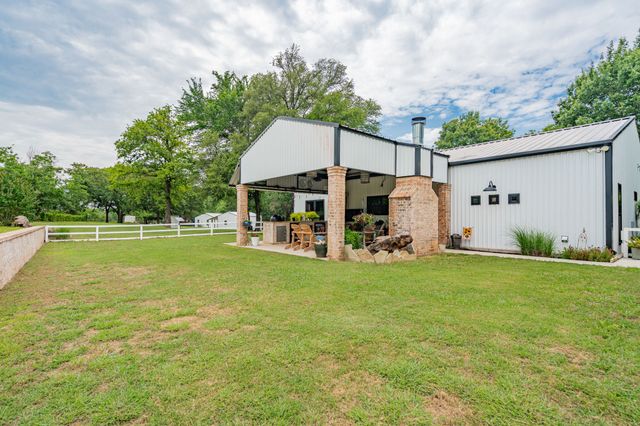 853 County Road 2215, Decatur, TX 76234