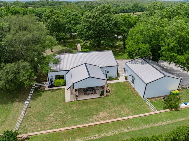 853 County Road 2215, Decatur, TX 76234