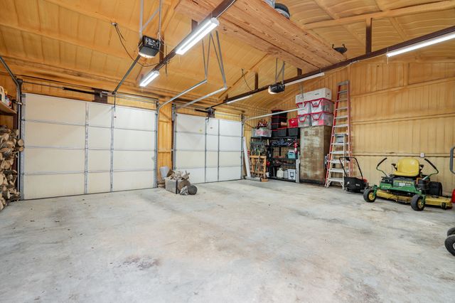 853 County Road 2215, Decatur, TX 76234