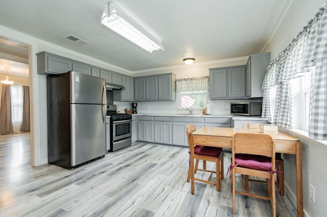 853 County Road 2215, Decatur, TX 76234