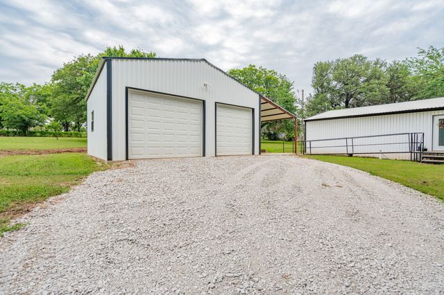 853 County Road 2215, Decatur, TX 76234