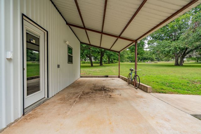 853 County Road 2215, Decatur, TX 76234