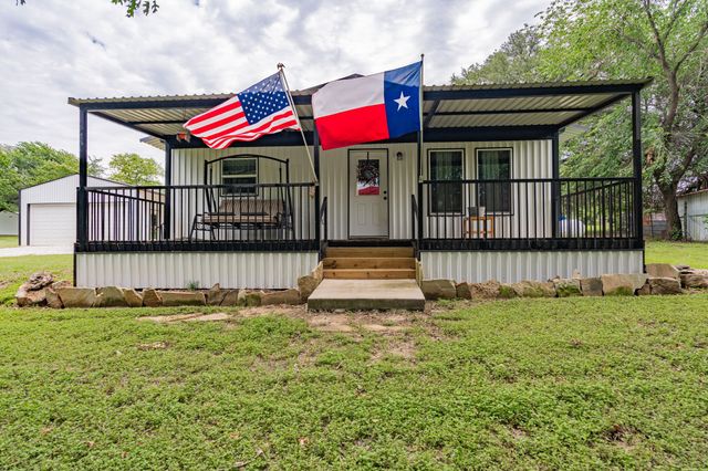 853 County Road 2215, Decatur, TX 76234