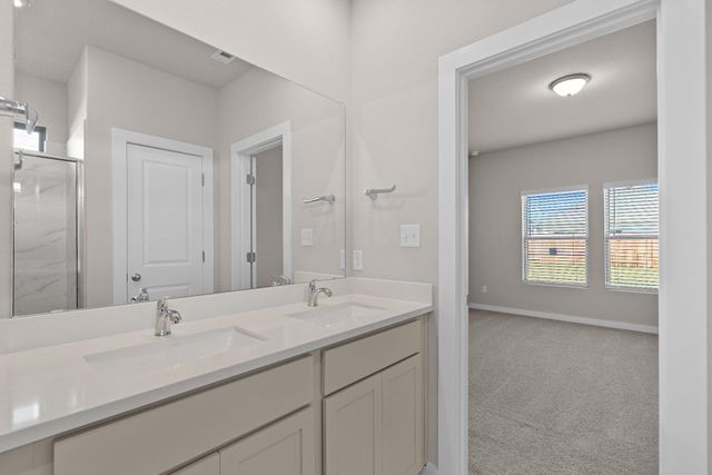 2462 N Heritage Drive, Dayton, TX 77535