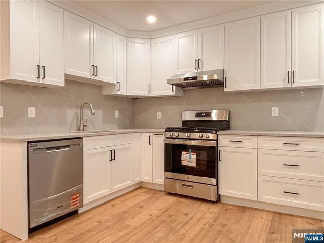 2160 Center Avenue 1I, Fort Lee, NJ 07024