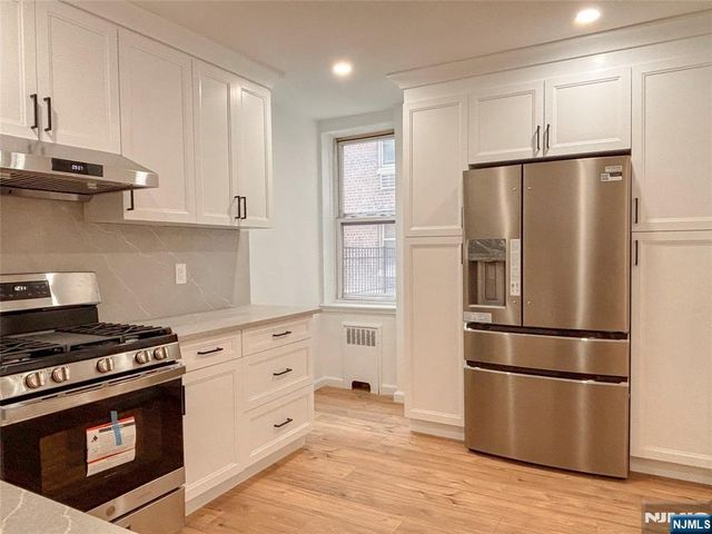 2160 Center Avenue 1I, Fort Lee, NJ 07024