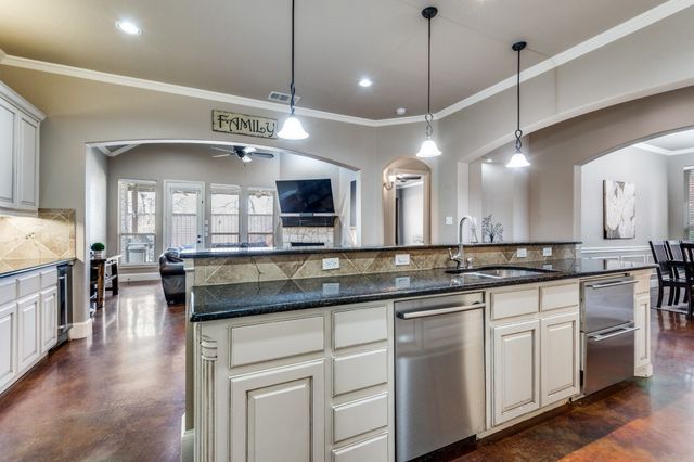 4353 Crestwood Court, Grapevine, TX 76051