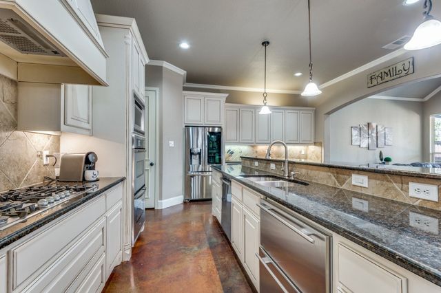 4353 Crestwood Court, Grapevine, TX 76051