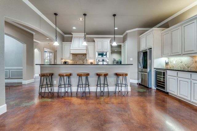 4353 Crestwood Court, Grapevine, TX 76051