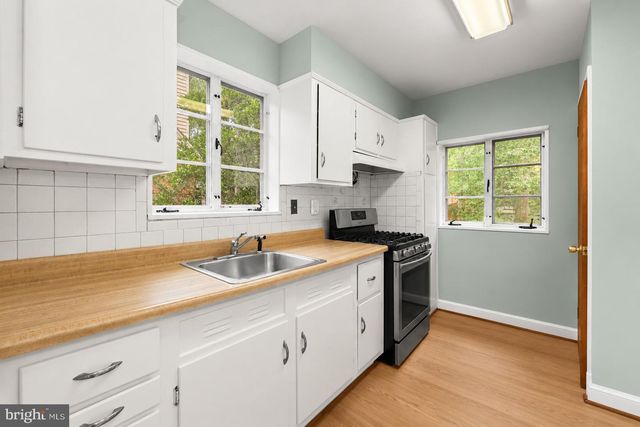 6603 WELLS PKWY, University Park, MD 20782