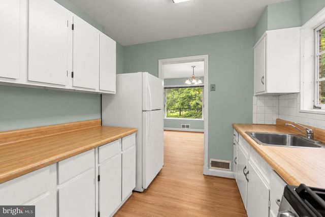 6603 WELLS PKWY, University Park, MD 20782