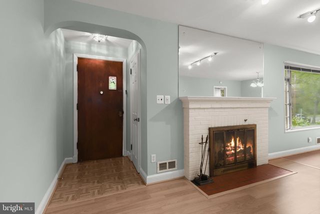 6603 WELLS PKWY, University Park, MD 20782