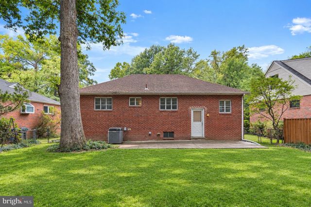 6603 WELLS PKWY, University Park, MD 20782