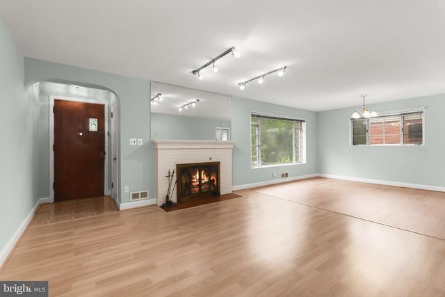 6603 WELLS PKWY, University Park, MD 20782