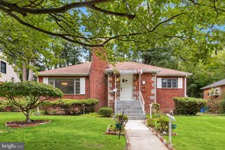 6603 WELLS PKWY, University Park, MD 20782