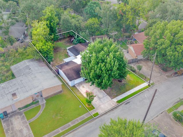 8117 Mcavoy Drive, Houston, TX 77074