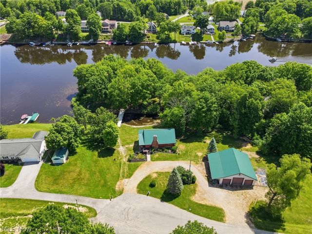 1068 Evening Star Drive, Roaming Shores, OH 44085