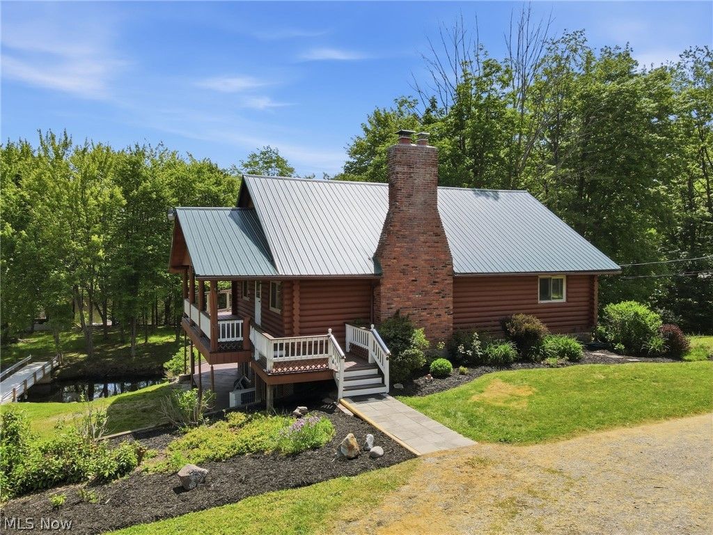 1068 Evening Star Drive, Roaming Shores, OH 44085