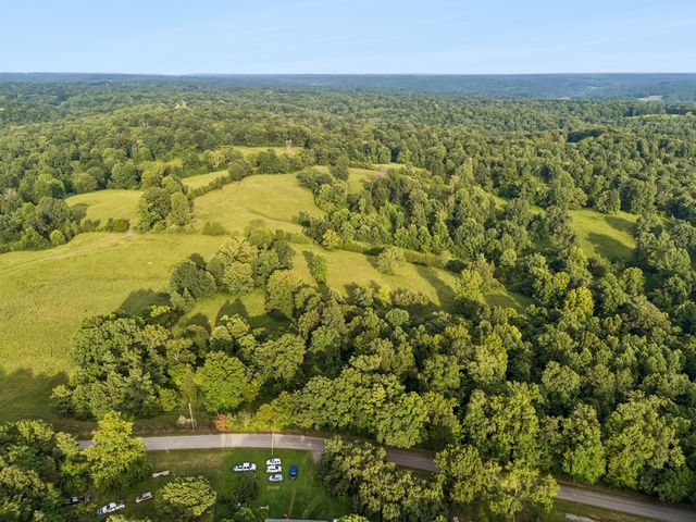 7 Shiloh Canaan Road, Palmyra, TN 37142