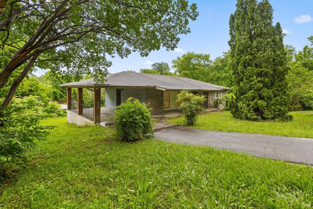 3000 Mary Walker Place, Chattanooga, TN 37411