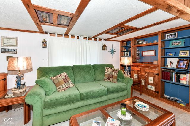 37 Blue Water Drive, Cicero, IN 46034