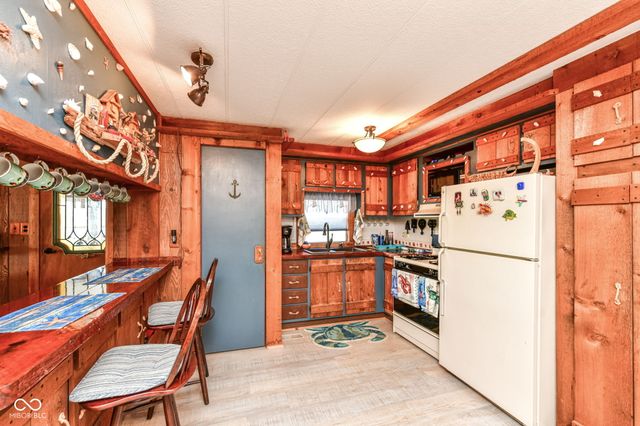 37 Blue Water Drive, Cicero, IN 46034