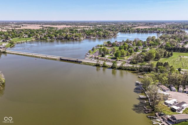 37 Blue Water Drive, Cicero, IN 46034