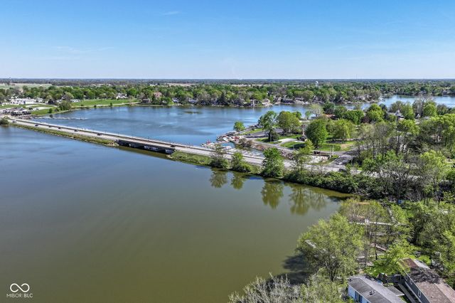 37 Blue Water Drive, Cicero, IN 46034