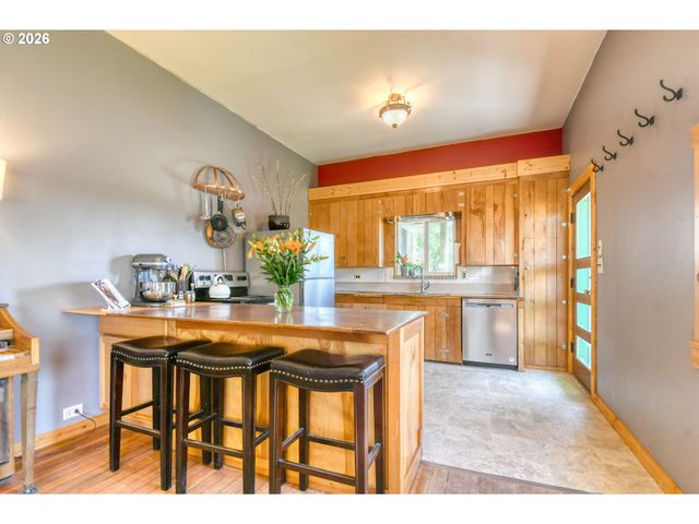 402 Nw 7TH St, Pendleton, OR 97801