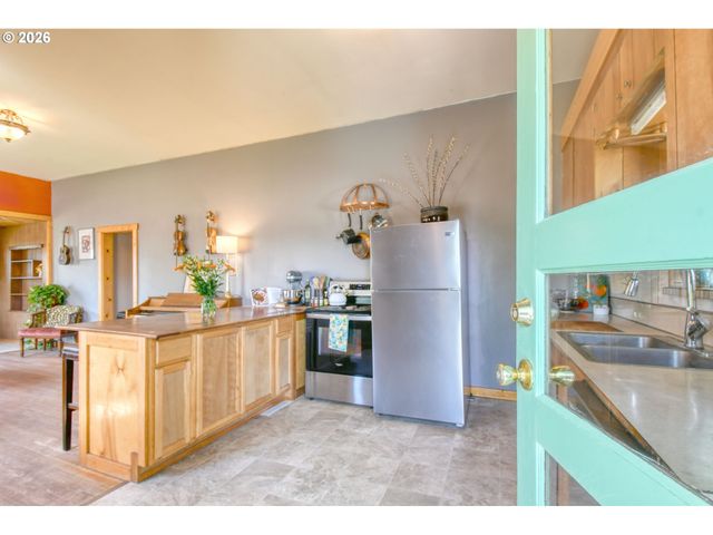 402 Nw 7TH St, Pendleton, OR 97801