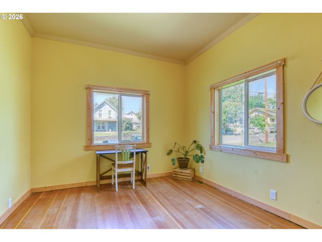 402 Nw 7TH St, Pendleton, OR 97801