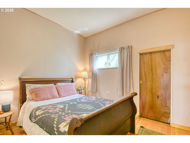 402 Nw 7TH St, Pendleton, OR 97801