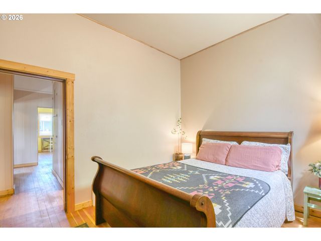 402 Nw 7TH St, Pendleton, OR 97801