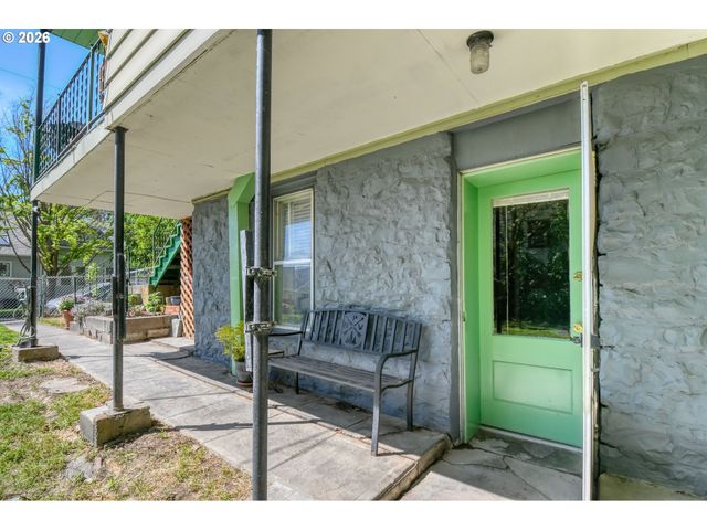 402 Nw 7TH St, Pendleton, OR 97801