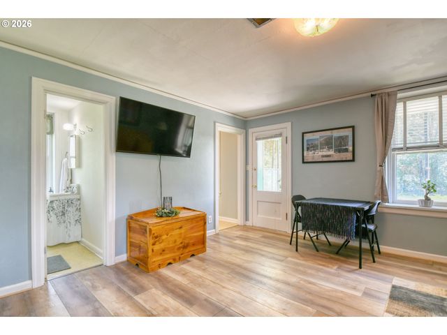 402 Nw 7TH St, Pendleton, OR 97801