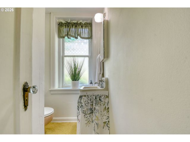 402 Nw 7TH St, Pendleton, OR 97801