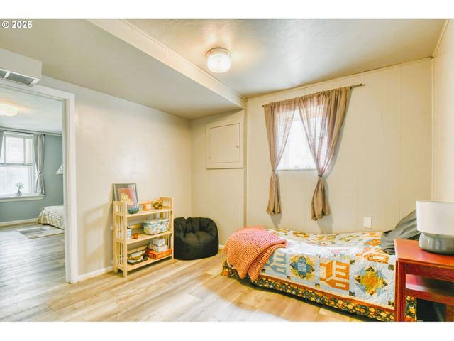 402 Nw 7TH St, Pendleton, OR 97801