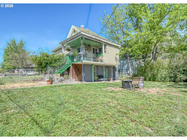 402 Nw 7TH St, Pendleton, OR 97801