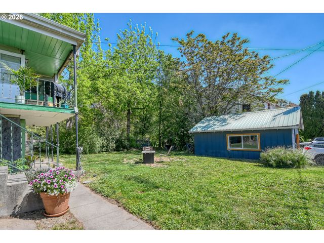 402 Nw 7TH St, Pendleton, OR 97801