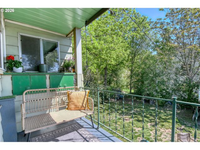 402 Nw 7TH St, Pendleton, OR 97801
