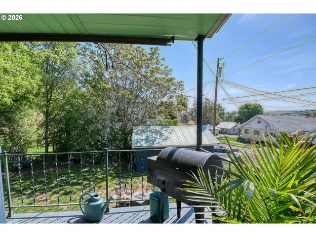 402 Nw 7TH St, Pendleton, OR 97801