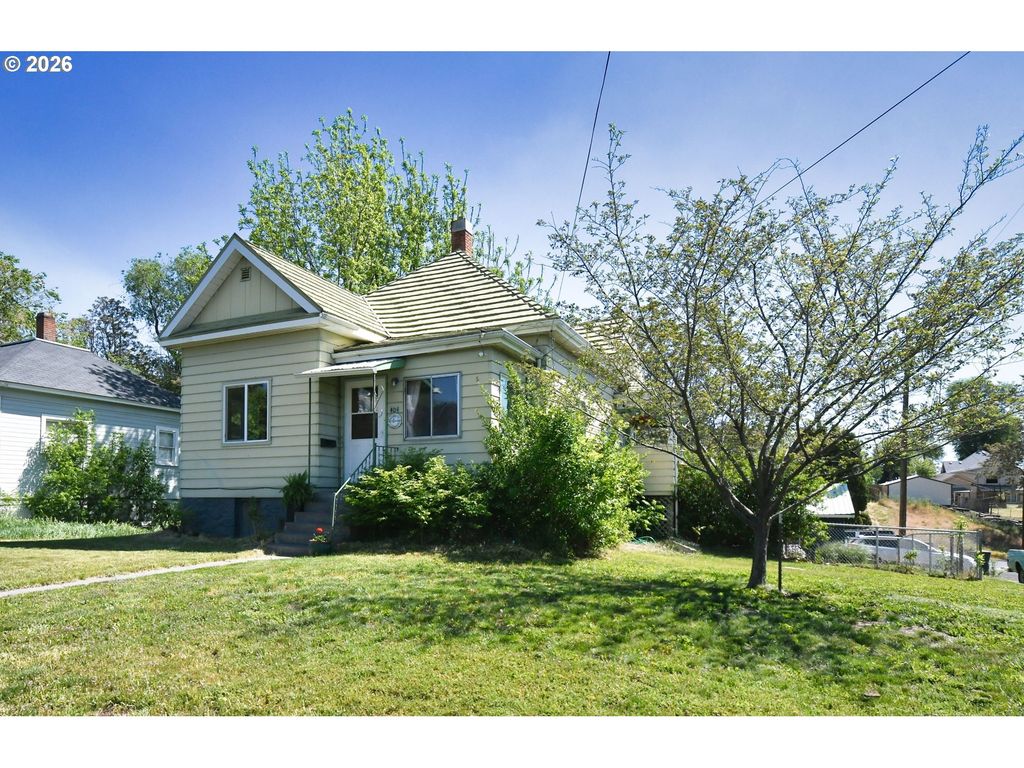 402 Nw 7TH St, Pendleton, OR 97801