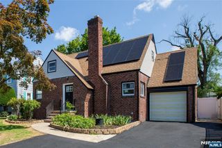 21 Beveridge Street, Teaneck, NJ 07666