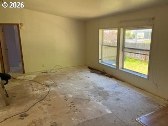 17957 COUNTRY VILLAGE Dr 380, Oregon City, OR 97045
