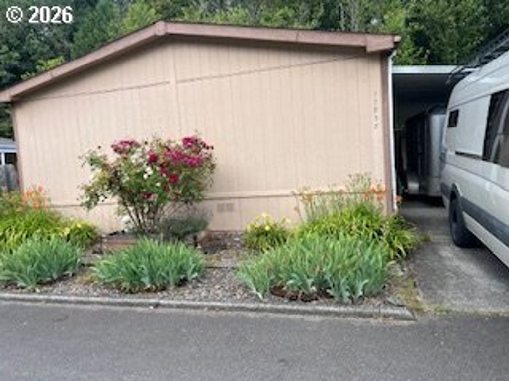 17957 COUNTRY VILLAGE Dr 380, Oregon City, OR 97045